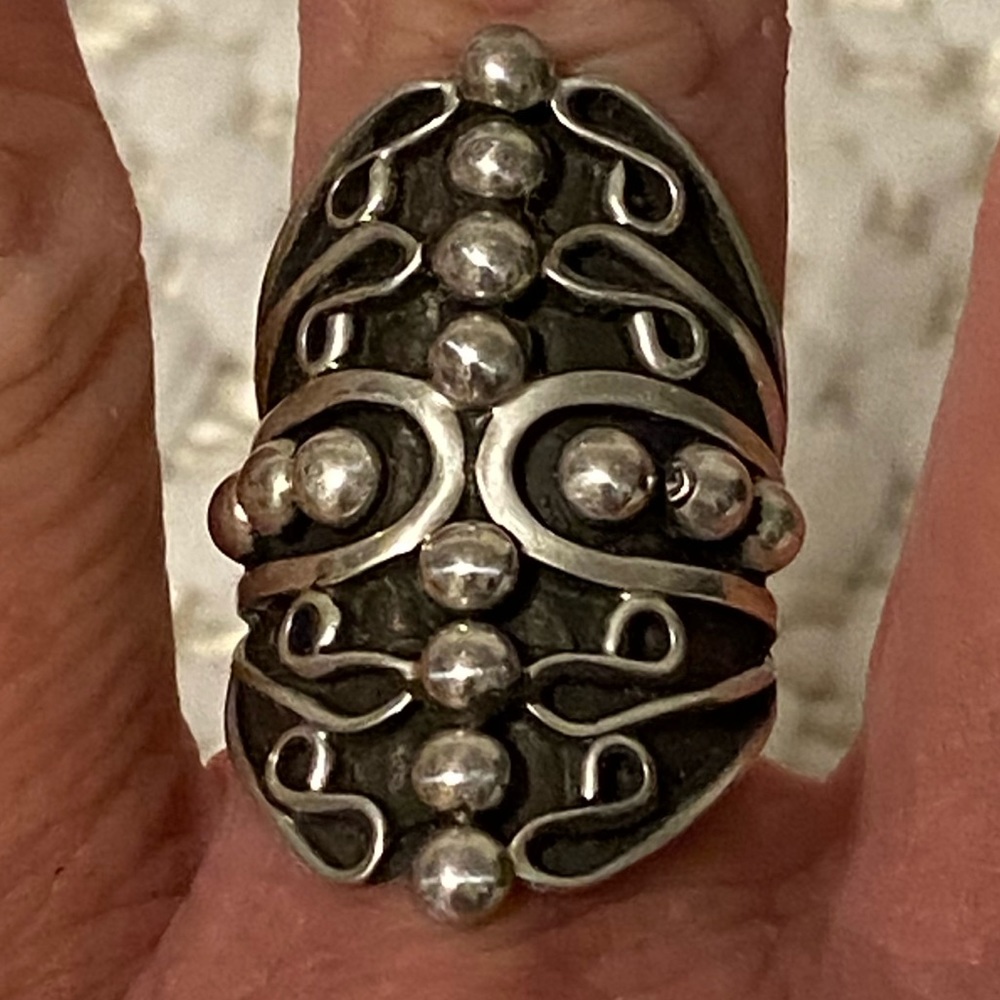 Artist Lorena Nez sterling silver ring - Picture 3 of 5